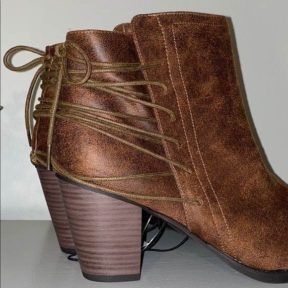 NWT - Women’s Brown Ankle Boots - Picture 3 of 9